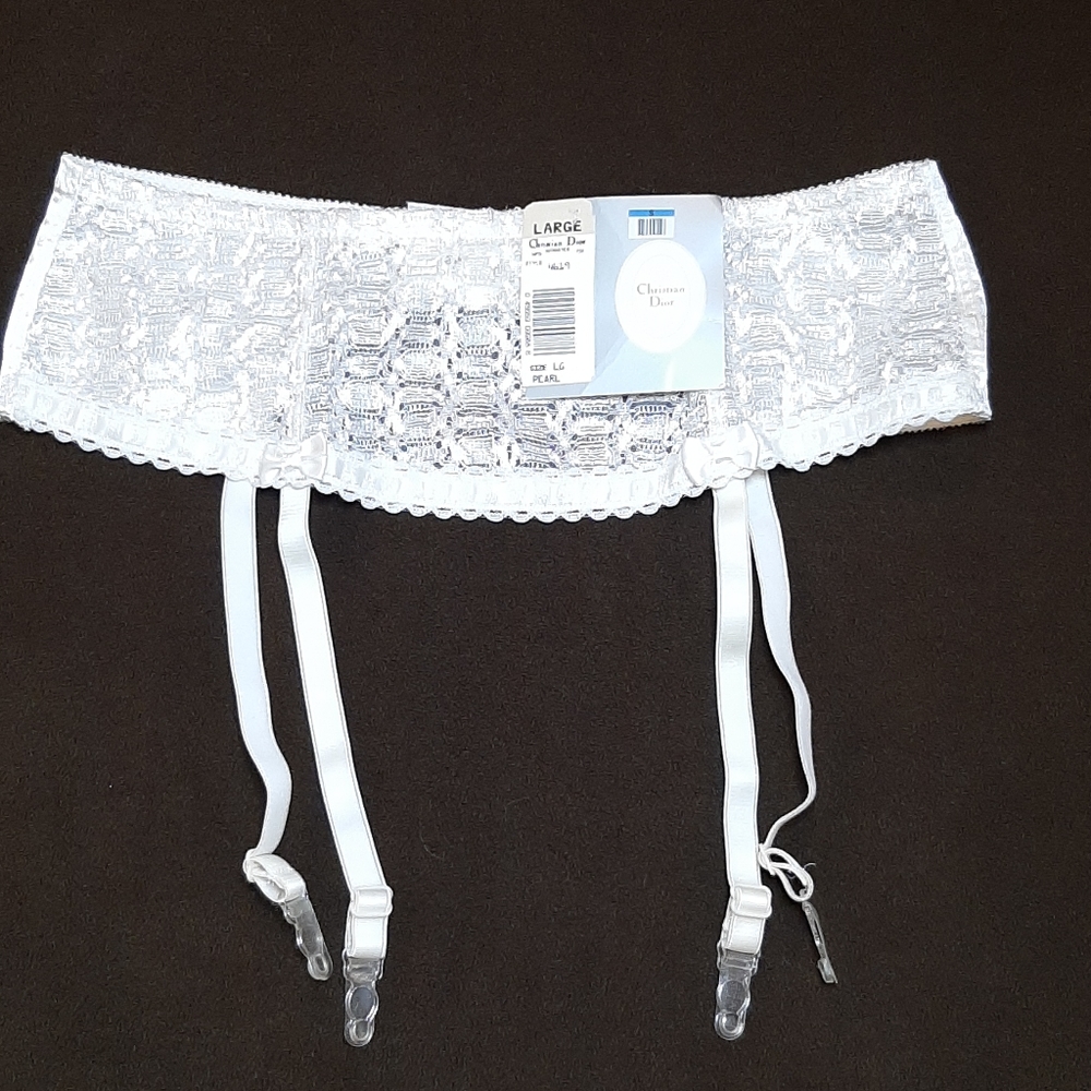 CHRISTIAN DIOR NWT GARTER BELT SIZE LG